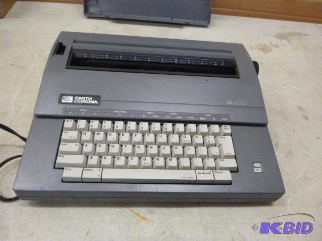 lot 246 image: Smith Corona SL 470 Electric Typerwriter...