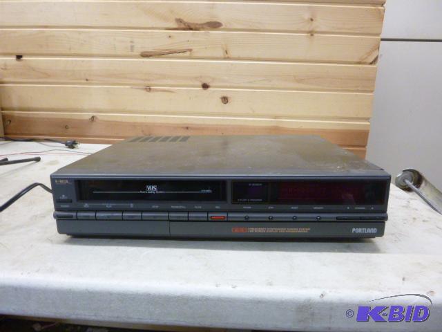 lot 247 image: Portland VCR Model VCR-62dFu - Powers up....