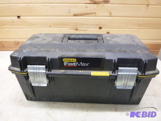 lot 7 image: Stanley Fat Max 22" Toolbox...