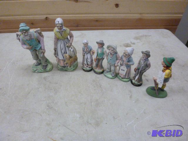 lot 94 image: Miscellaneous Figurines ...