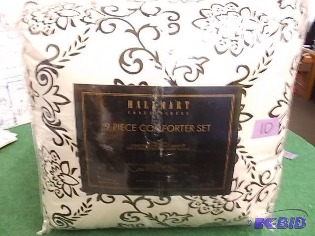 Hallmart Collectibles 9pc. Queen Comforter Se...