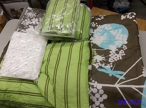 Reversible Full Size Comforter Set Comforter...