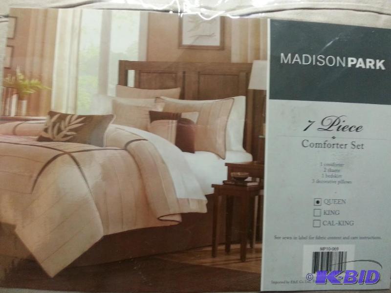 Queen Comforter Set