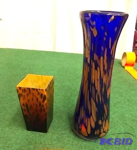 2 Beautiful Handblown&nbspGlass Vases 6&quot...