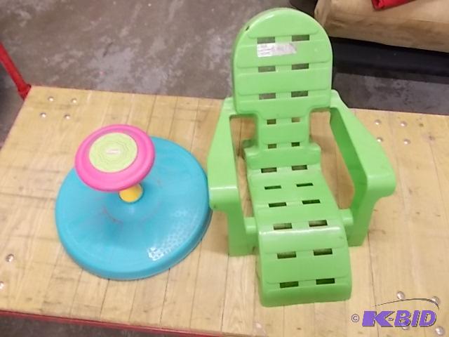 lot 10 image: Sit N Spin and Child Size Patio Chair ...