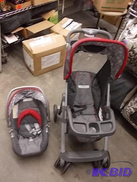 lot 31 image: Safety First Travel System...