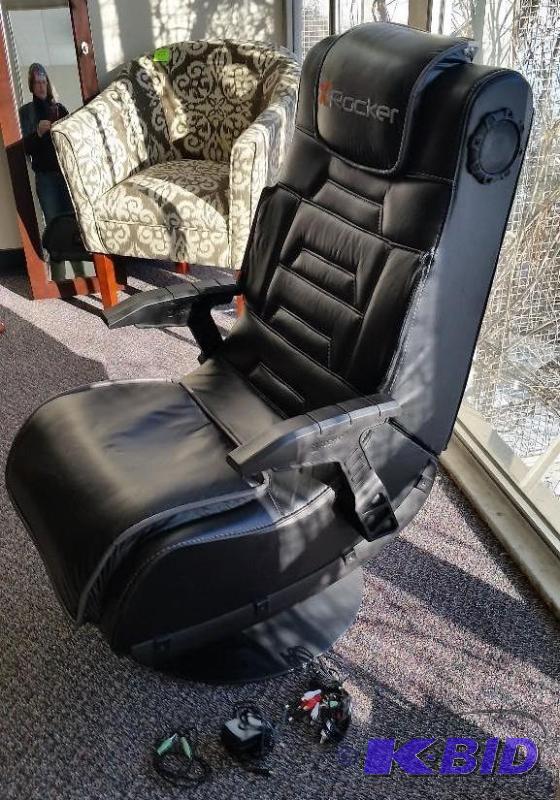 McLeland Design X-Rocker Bluetooth Pedestal Chair. New out of Box Assembled.  Everything Works.