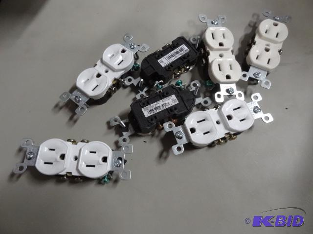 New Qty 7 Leviton brand single gang 15 amp 12...