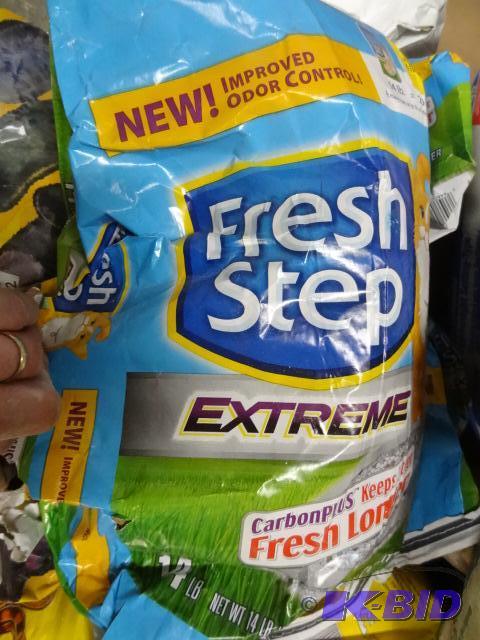 New qty 3 bags of freshstep brand extreme car...