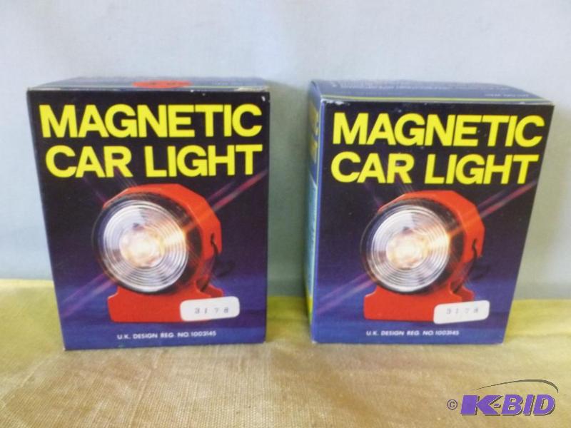 lot 128 image: Lot of two magnetic car lights, new in the pa...