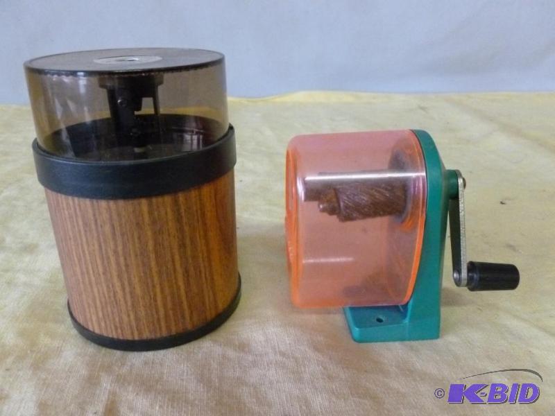 lot 131 image: This lot consists of a battery operated penci...