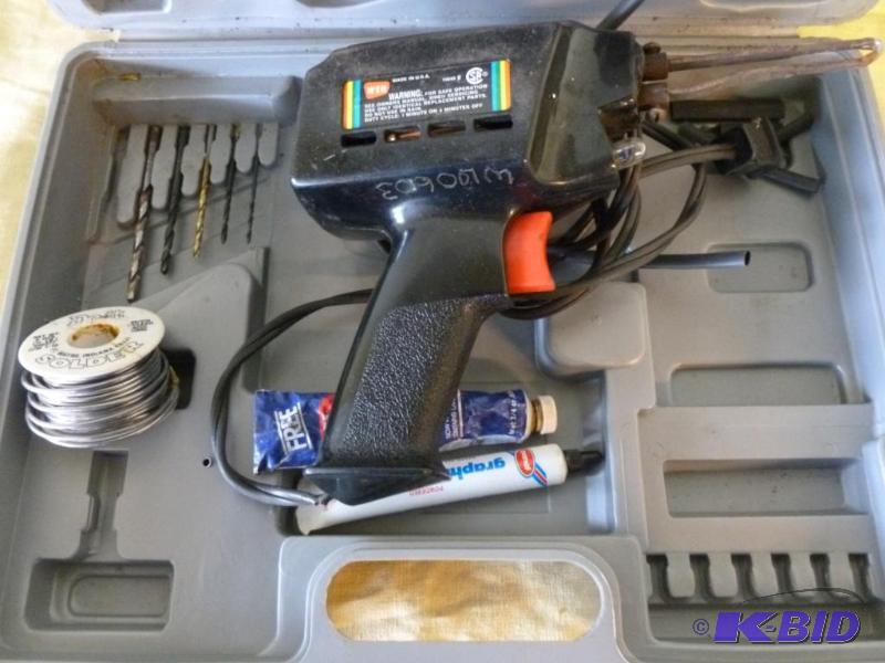lot 146 image: Wen model 460 solder gun with light, comes wi...