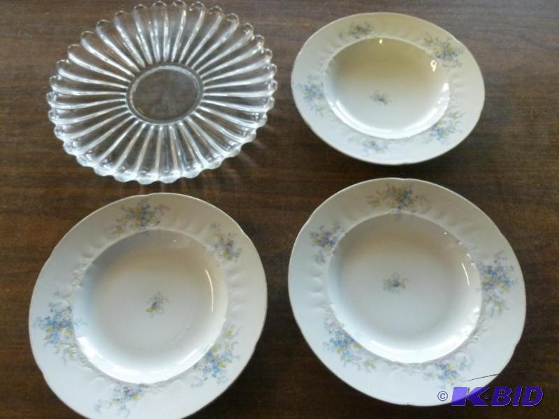 lot 197 image: Lot of three antique Sevres&nbspporcelain bo...