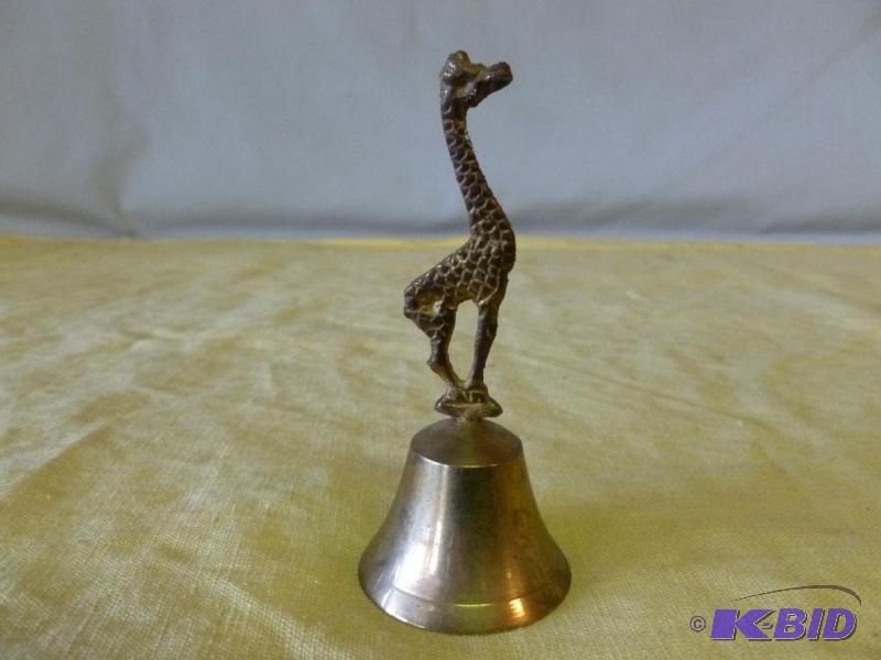 lot 26 image: Vintage cast brass dinner bell, measures abou...