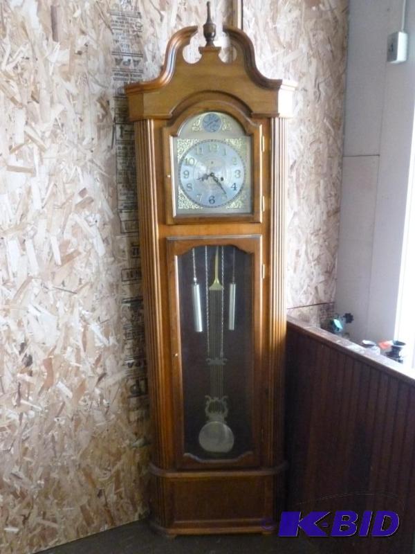 lot 4 image: Beautiful Tempus Fugit&nbsp31 day corner gra...