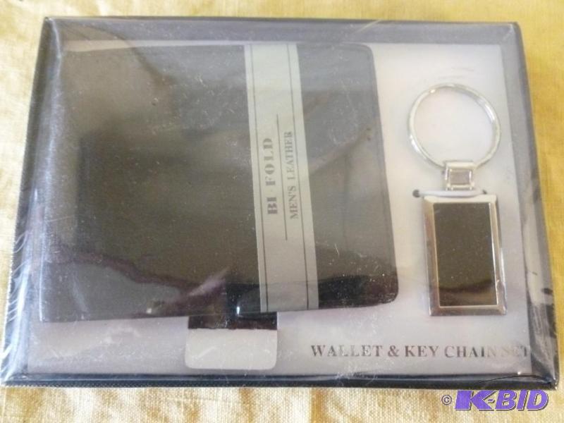 lot 45 image: Mens Genuine Leather Bi-Fold And Key Chain S...
