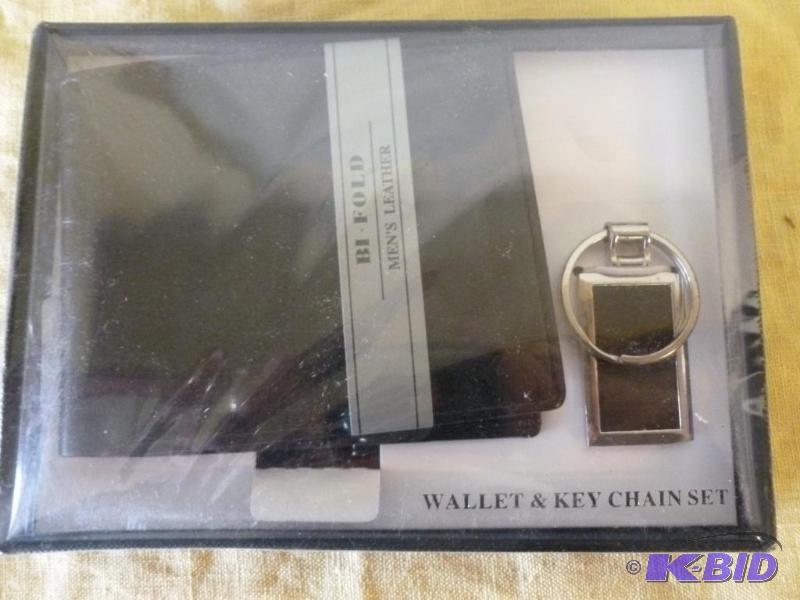 lot 46 image: Mens Genuine Leather Bi-Fold And Key Chain S...