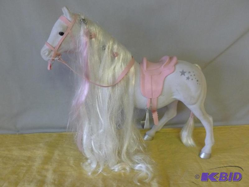 lot 51 image: Large Battat&nbspmolded plastic quarter hors...