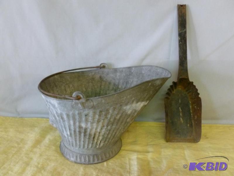 lot 52 image: Vintage galvanized steel coal bucket with ste...