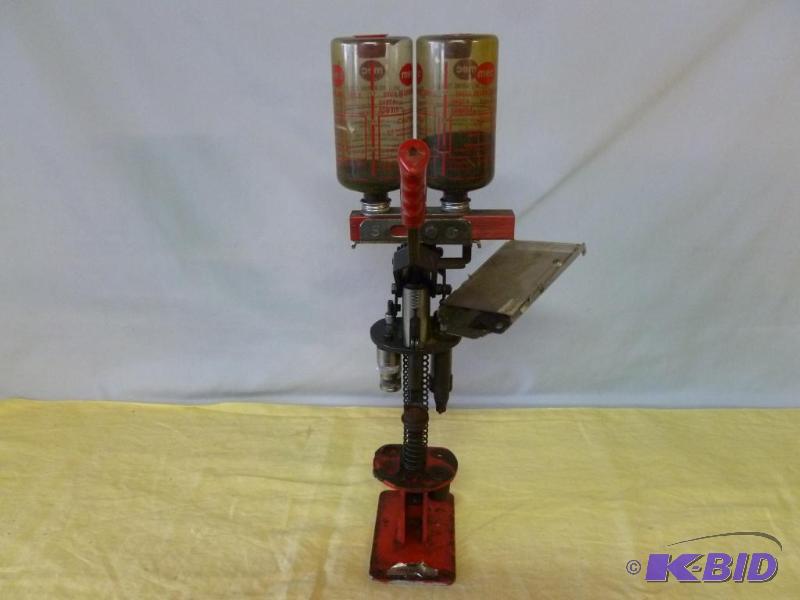 lot 53 image: Versa Mec shotgun shell re-loader. ...