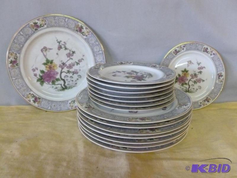 lot 66 image: Lot of 16 vintage Crown Imperial plates, two ...