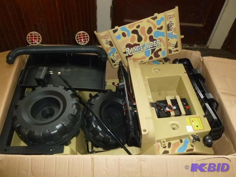 lot 7 image: Large Toyhouse - Power Riders Battery Operate...