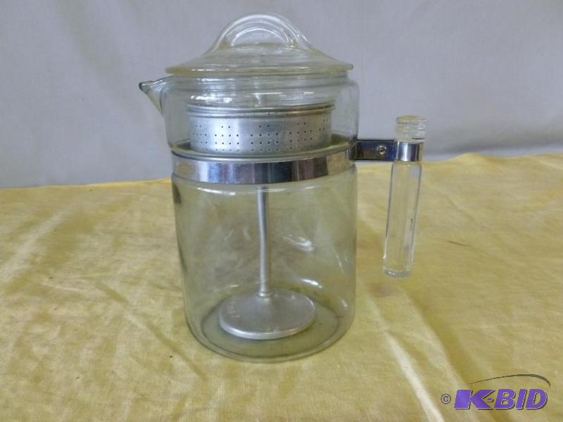 lot 72 image: Vintage Pyrex stove top coffee peculator pot,...