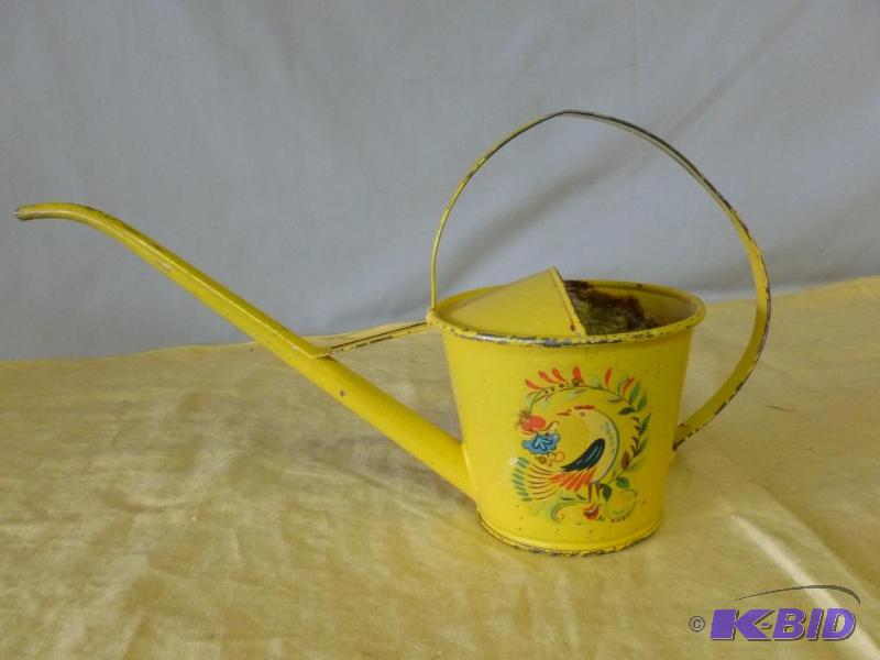 lot 83 image: Vintage metal watering can, nice old piece....
