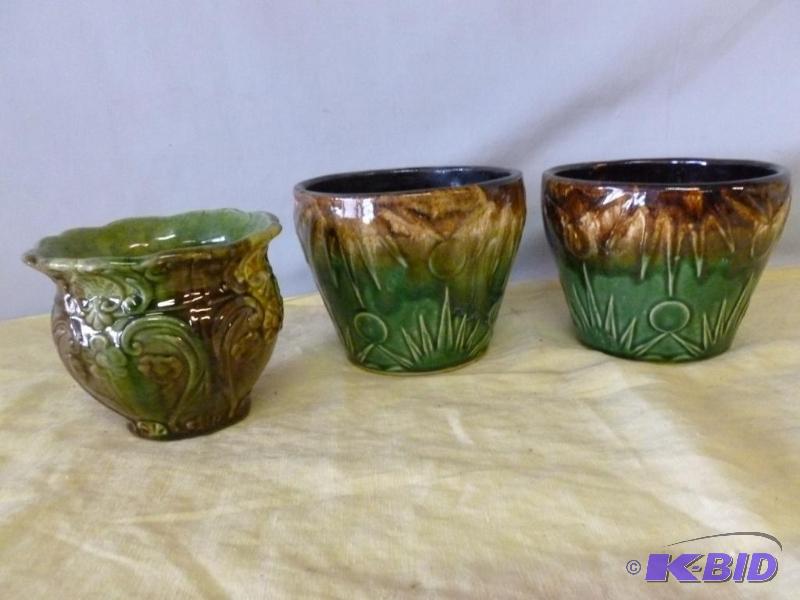lot 86 image: Lot of three glazed crock planters, good usab...