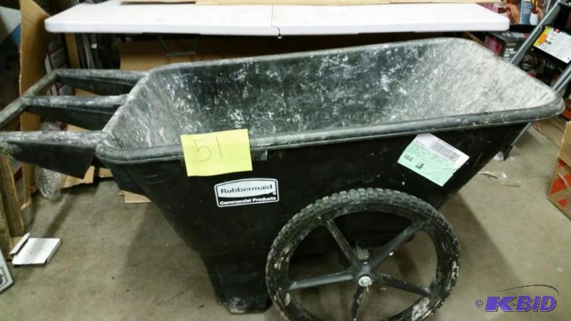 Rubbermaid 7.5 cu. ft. Plastic Yard Cart broken hand