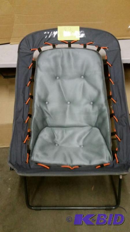 FOLDING CHAIR