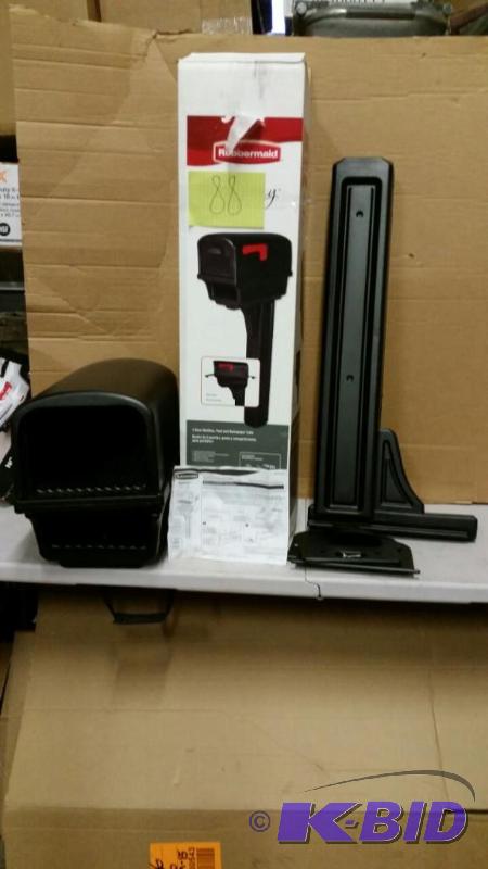 Rubbermaid Gentry All-in-One Plastic Mailbox and Post Combo in Black