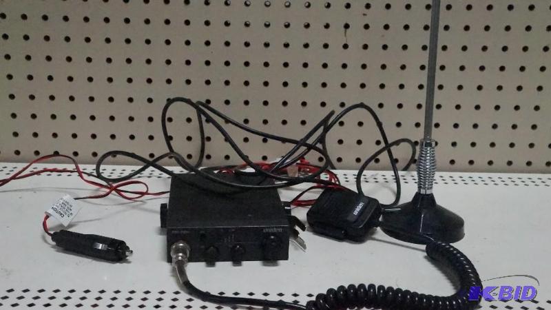 Uniden Pro 510 XL CB Radio with Magnetic Roof Antenna