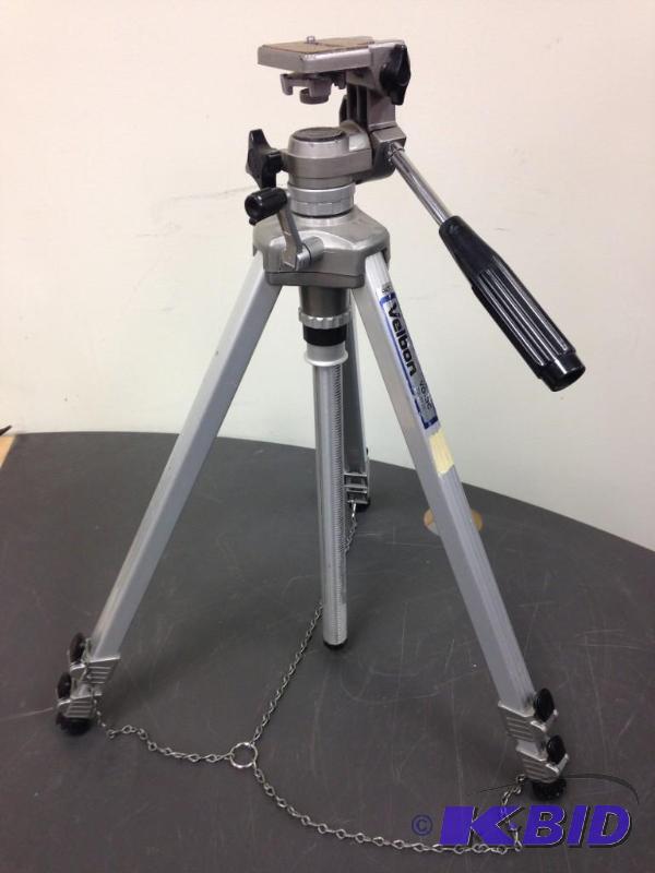 lot 42 image: Velbon Camera Tripod Model VG-3C Great, use...
