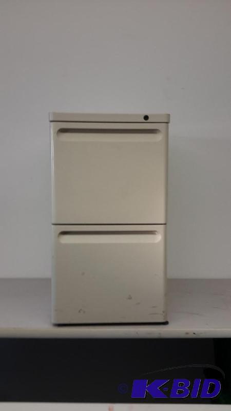 lot 22 image: file cabinet
