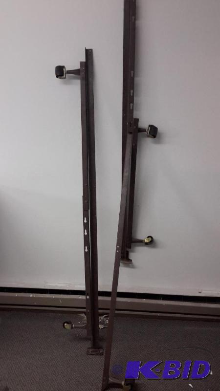 lot 34 image: bedframe