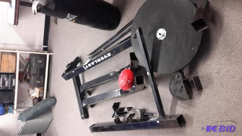 lot 38 image: Everlast Gym