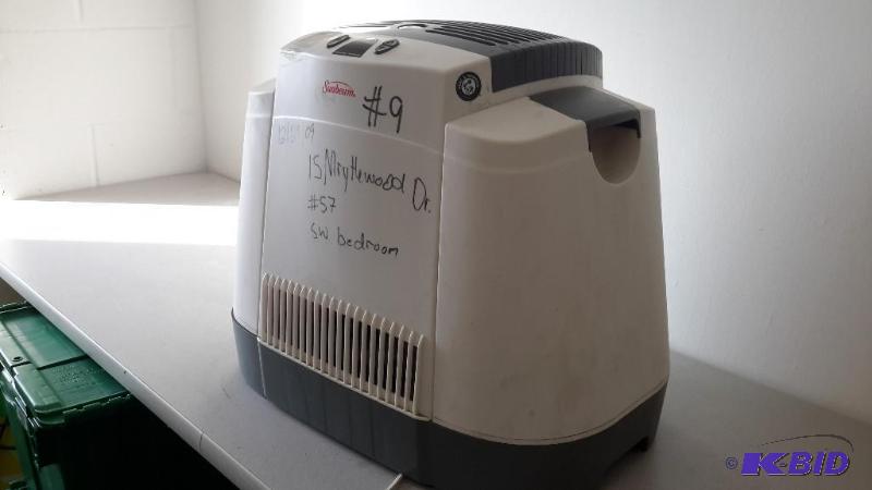 lot 4 image: sunbeam humidifier