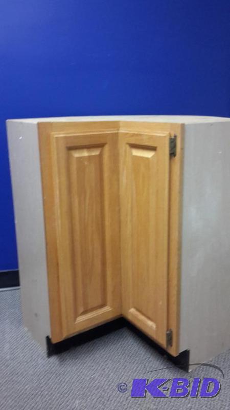 lot 66 image: Lazy Susan