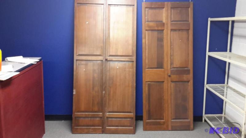 lot 69 image: Lot of 2 closet doors