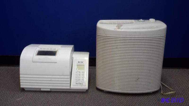 lot 91 image: Hunter air cleaner, Westbend breadmaker