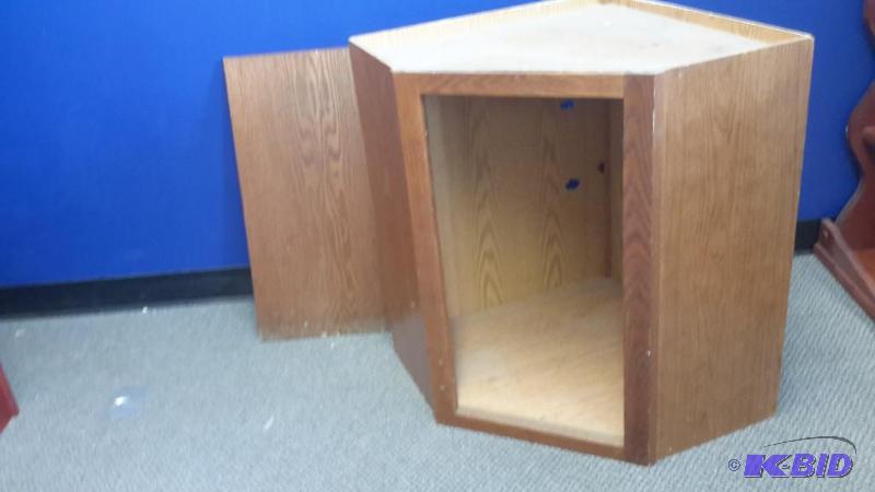 lot 95 image: corner cabinet