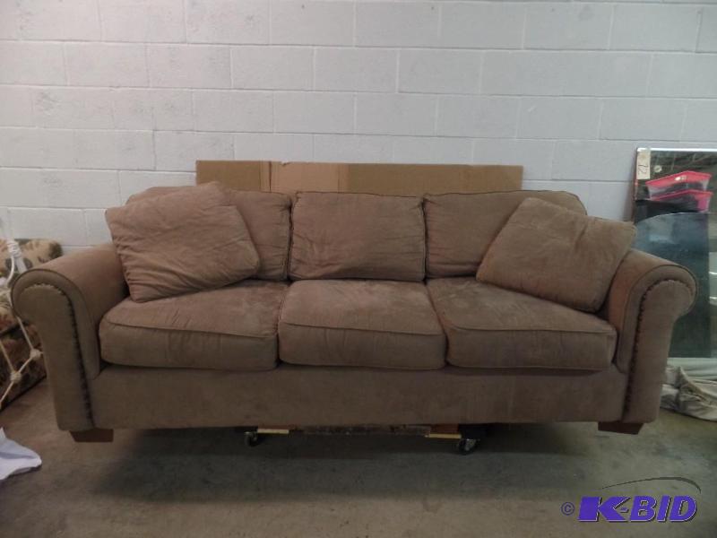 lot 17 image: Sofa with Pull-out Bed