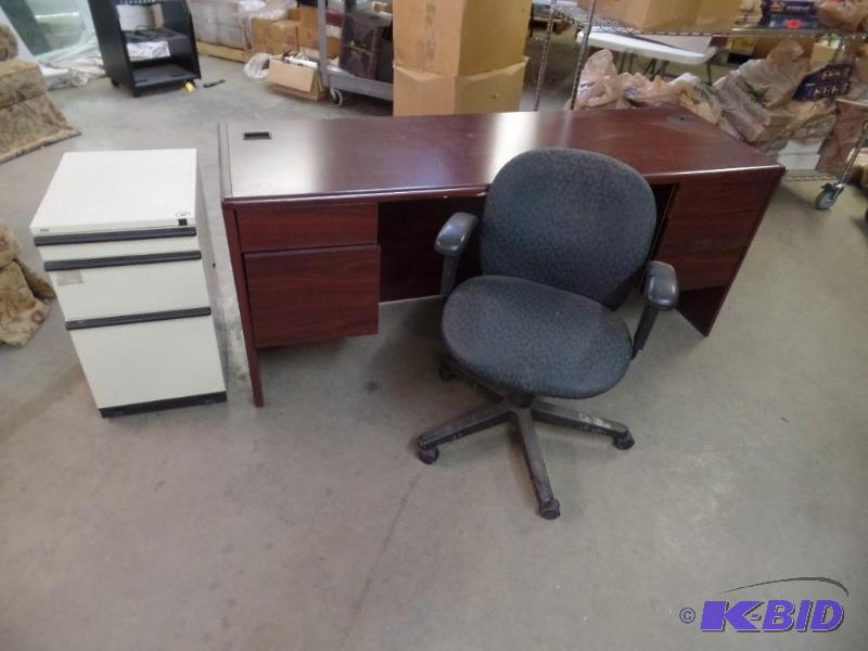 lot 22 image: Office Package