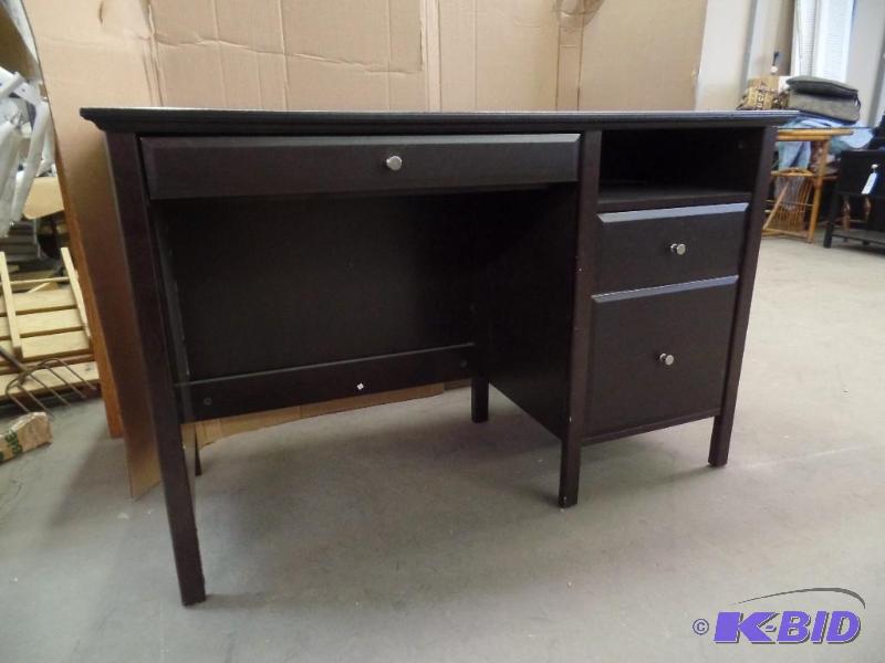 lot 36 image: Office Desk