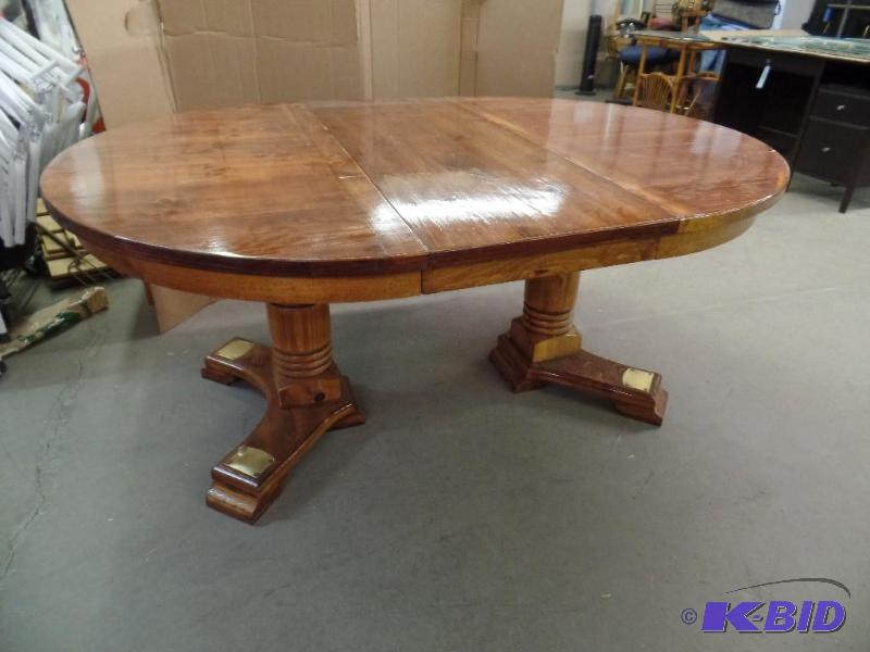 lot 38 image: Dining Table
