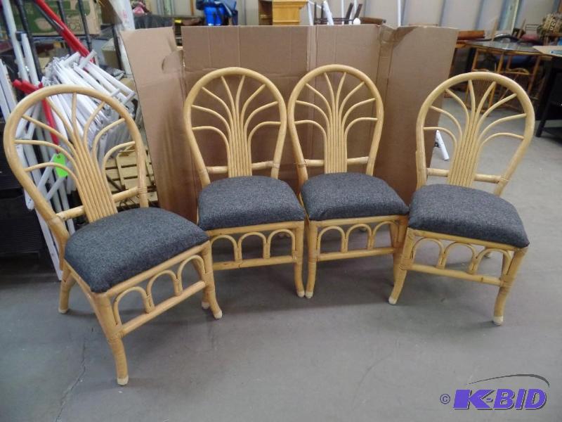 lot 39 image: 4 Padded Wicker Chairs