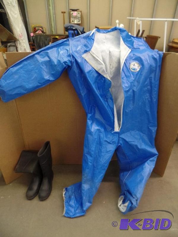 lot 45 image: Kappler Chemical Protective Fabric Suit and Size 9 Rubber Boots