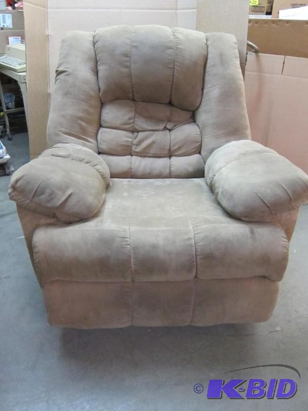 lot 5 image: Recliner
