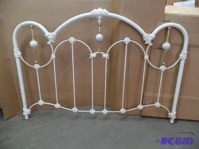 lot 6 image: Ornate Metal Headboard